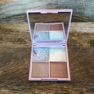 NEW IN BOX Highlighter palette